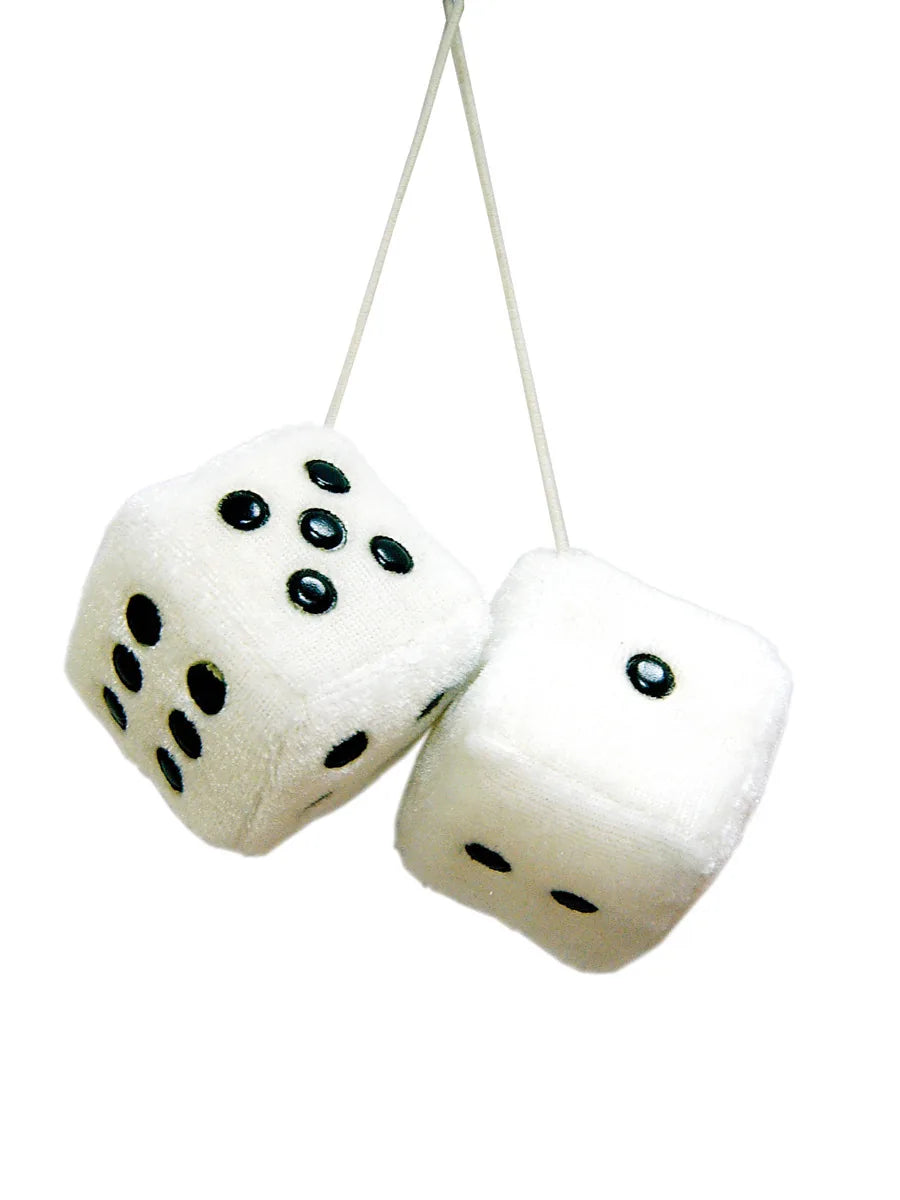 Funky Dice, deodorante per abitacolo su fondo bianco