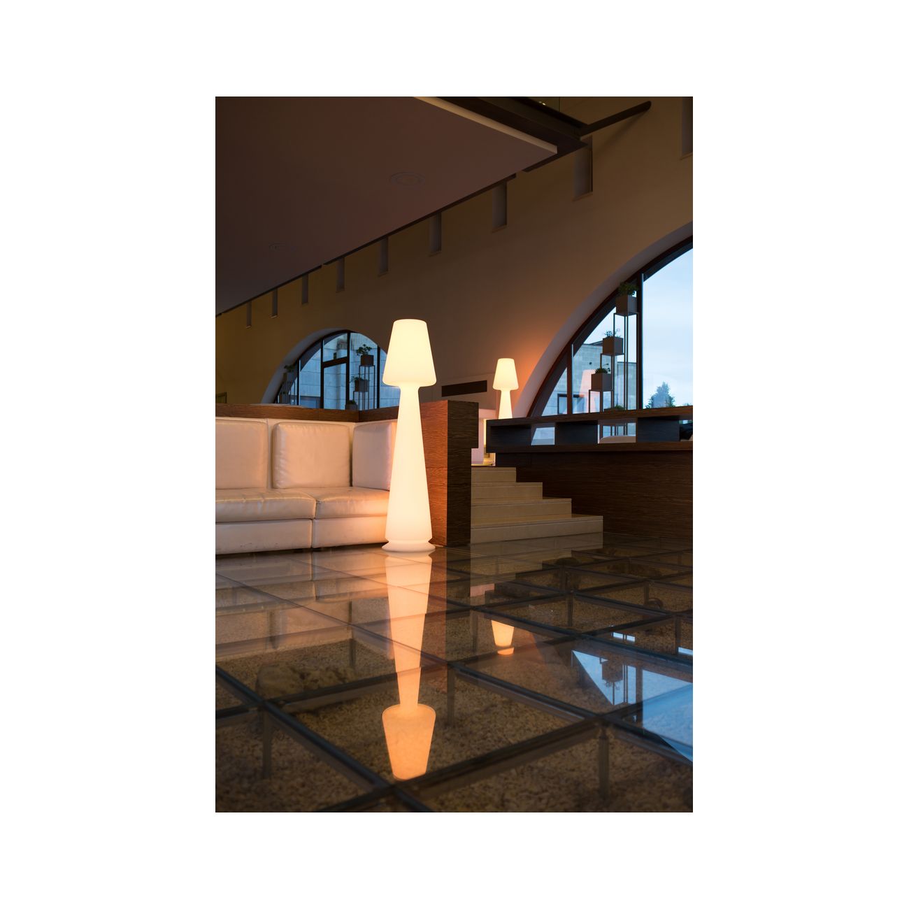 Piantana led rgb con telec. mod.chloe cm.39x165