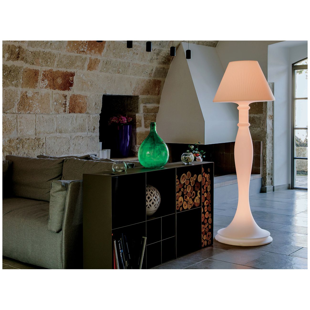 Piantana led rgb con telec. mod.eva cm.60x180h