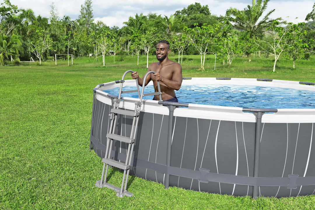 Scala di sicurezza per piscine - senza piattaforma - cm 107 - (Mod. 58330)