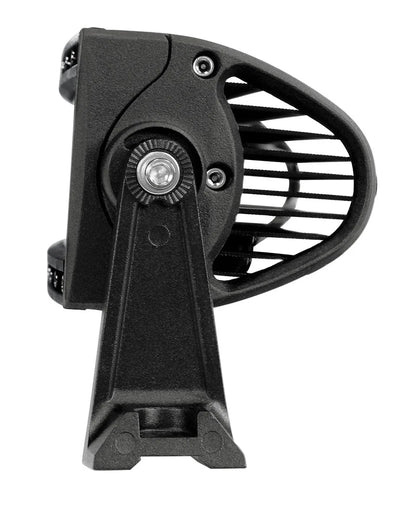 Barra a Led con struttura curva in alluminio, 12/24V su fondo bianco, vista 3