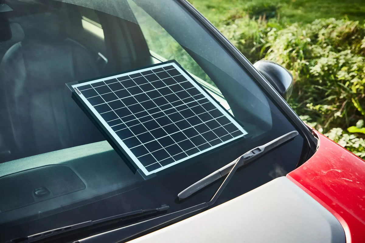 BATTERYcharge SOLAR 20W, mantenitore di batteria a energia montato sul veicolo, vista 4