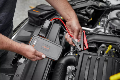 BATTERYstart 200, avviatore di emergenza con funzione power montato sul veicolo, vista 3