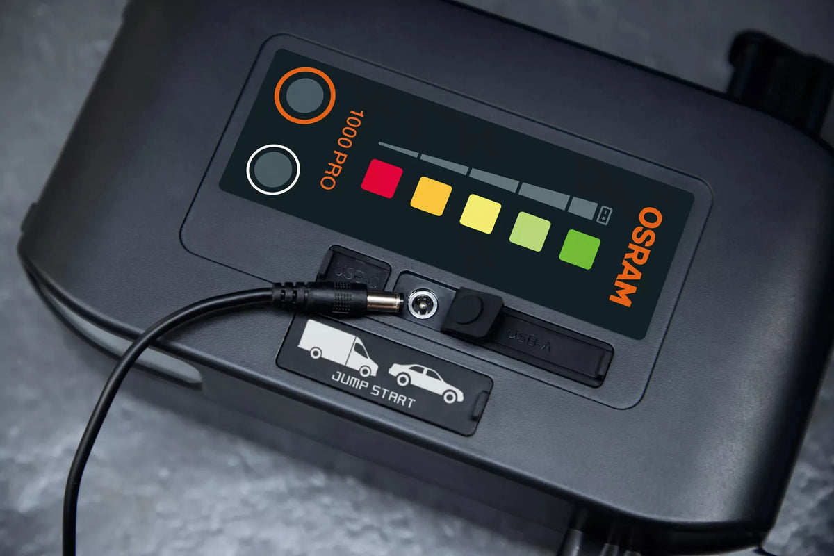 BATTERYstart PRO 1000, avviatore di emergenza ad alta montato sul veicolo, vista 2