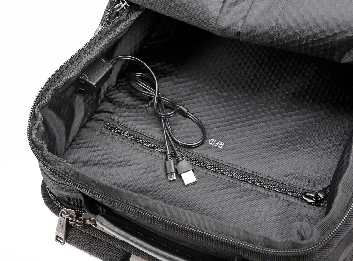 BK-01 Back Pack, Zaino multifunzione — 6 tasche esterne ( 4 frontali, 2 laterali)
