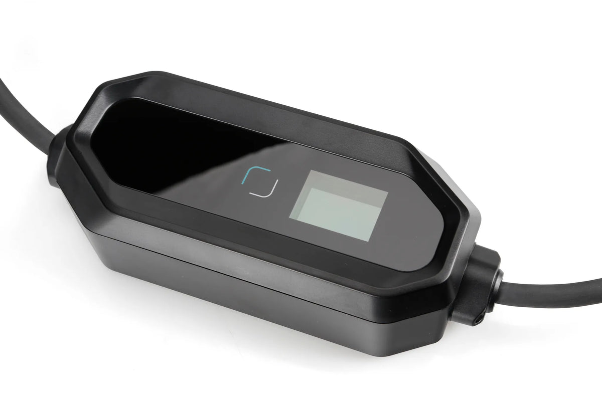 Carica batteria portatile per veicoli elettrici su fondo bianco, vista 4