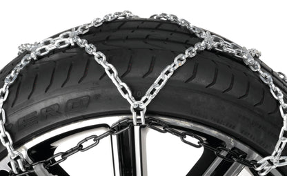 Catene da neve SnowDrive S-12 per SUV, 4x4 e fuoristrada su fondo bianco, vista 11
