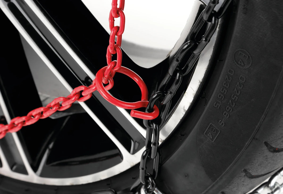 Catene da neve SnowDrive S-16 per furgoni, SUV e camper — cavo interno flessibile per un montaggio facile