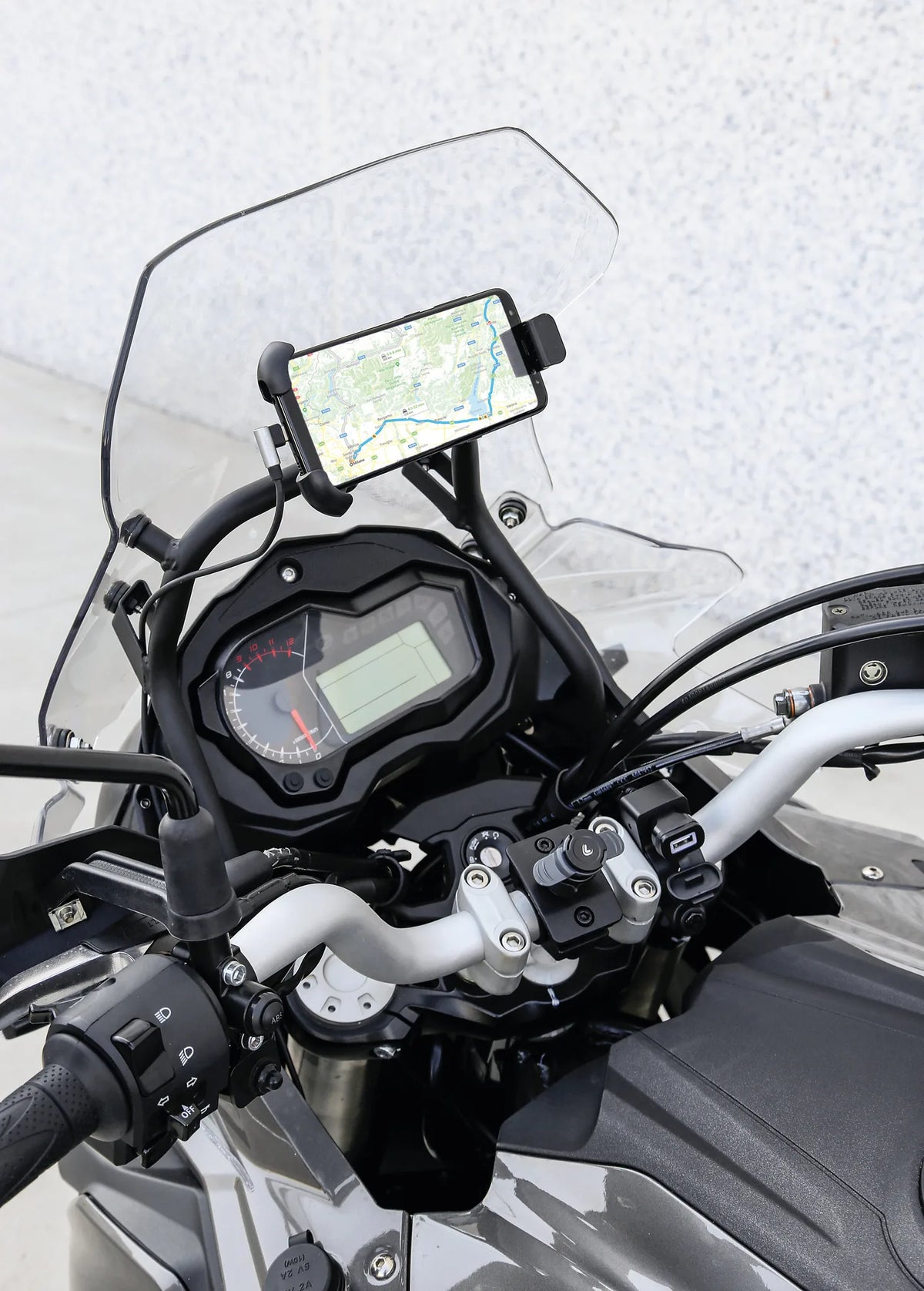 Cavo 90° Usb > Micro Usb - 100 cm montato sul veicolo