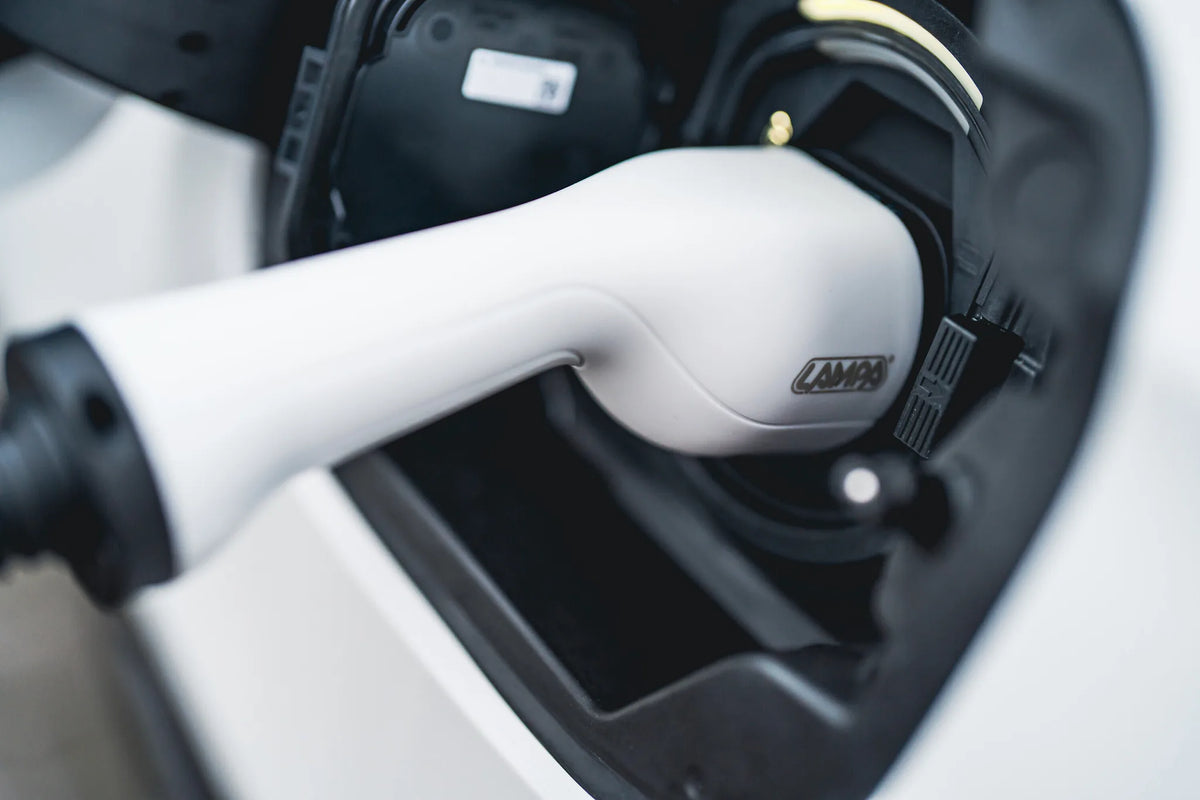 Cavo ricarica per veicoli elettrici - Trifase montato sul veicolo, vista 2