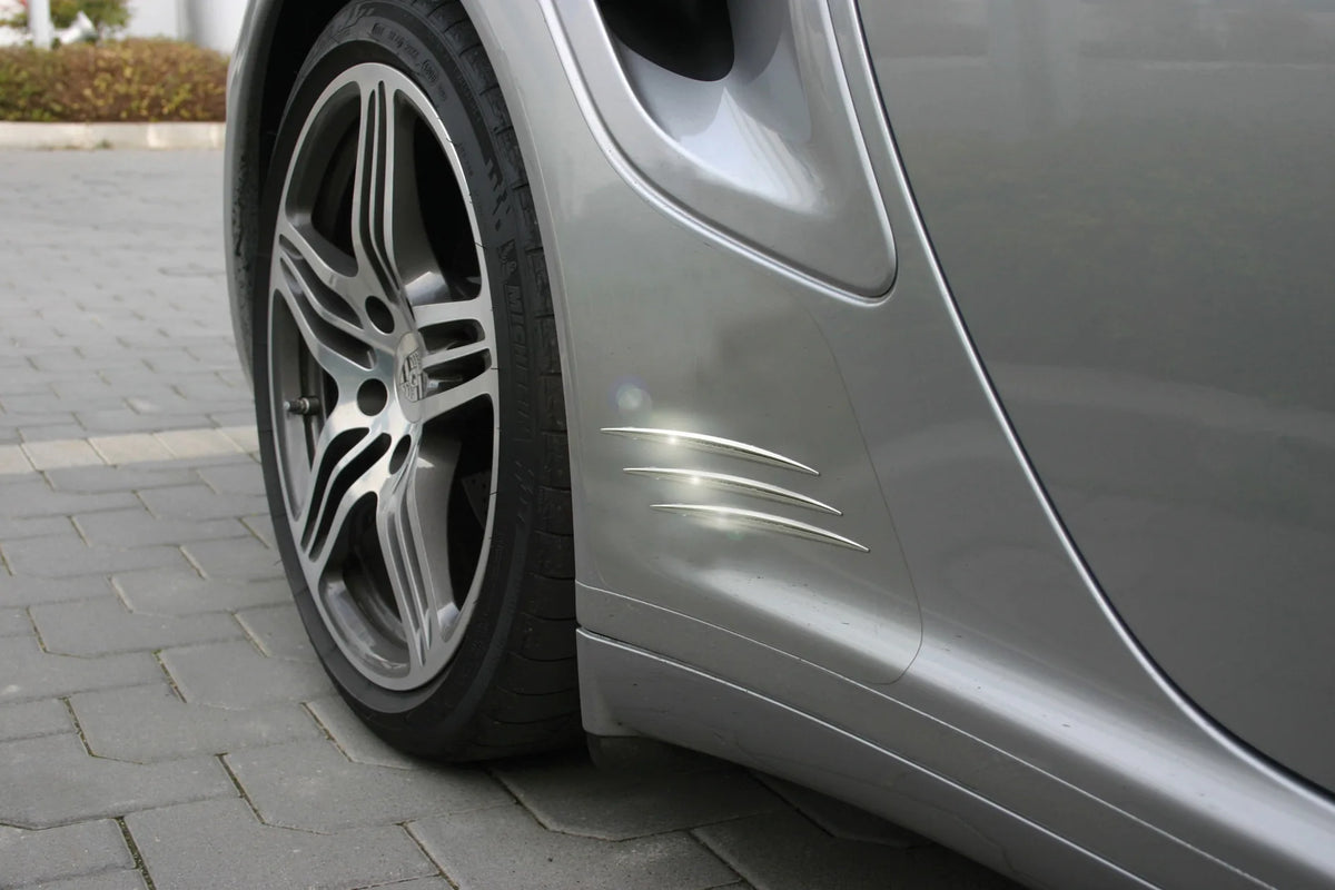 Chrome Decos, decorazioni adesive cromate, 2 pz - 290 mm montato sul veicolo