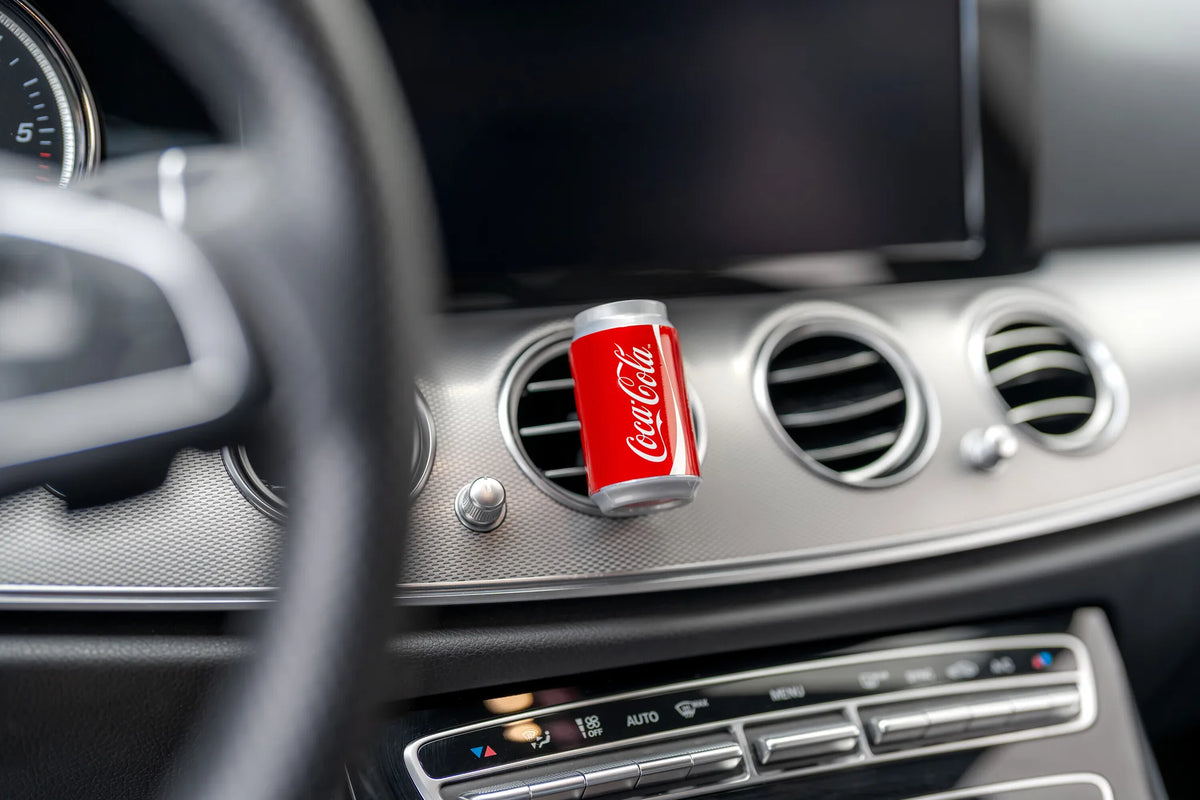 Coca-Cola® lattina, deodorante per abitacolo montato sul veicolo
