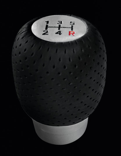 Formula-Gear 1 - Pomello leva cambio su fondo bianco