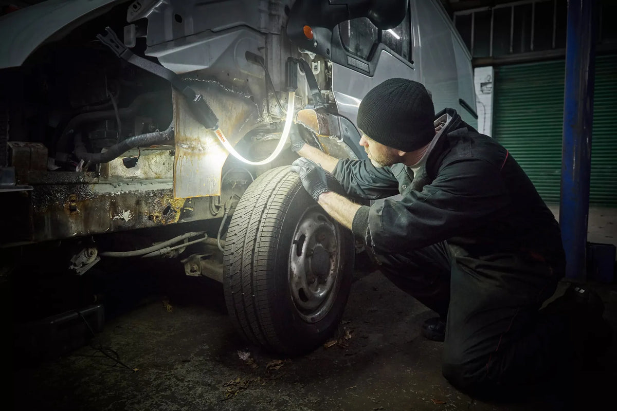 LEDinspect FLEXIBLE INSPECTION LIGHT, torcia da ispezione montato sul veicolo, vista 4