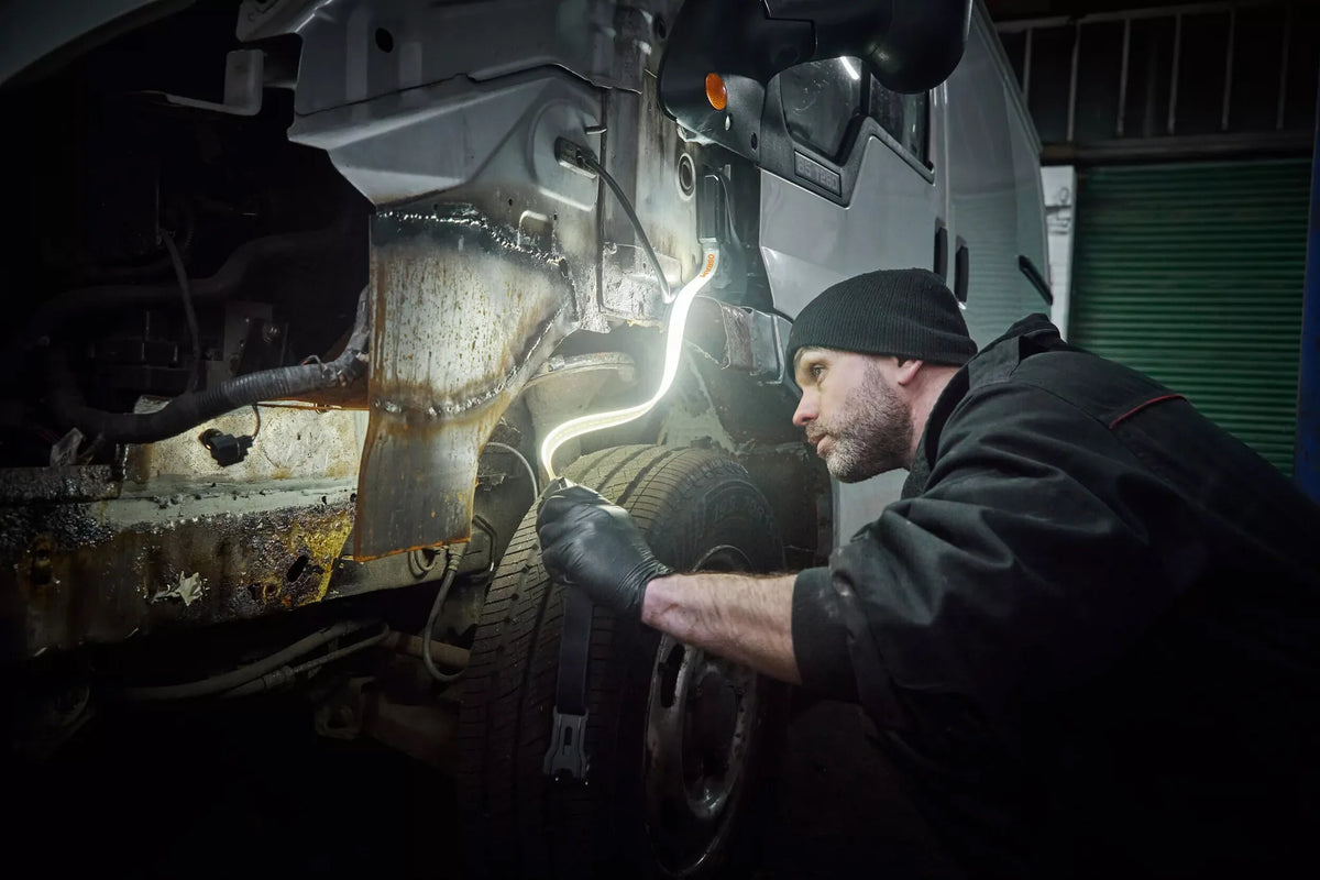 LEDinspect FLEXIBLE INSPECTION LIGHT, torcia da ispezione montato sul veicolo, vista 6