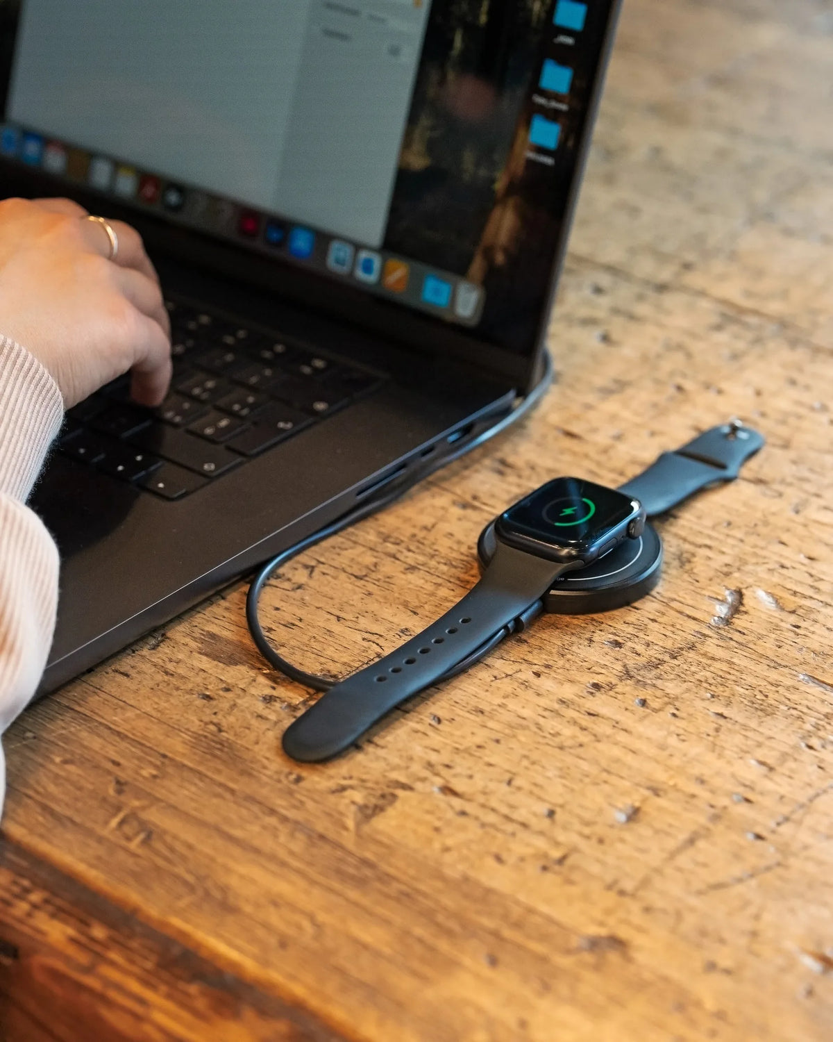 Mag, caricatore wireless magnetico 3 in 1 montato sul veicolo