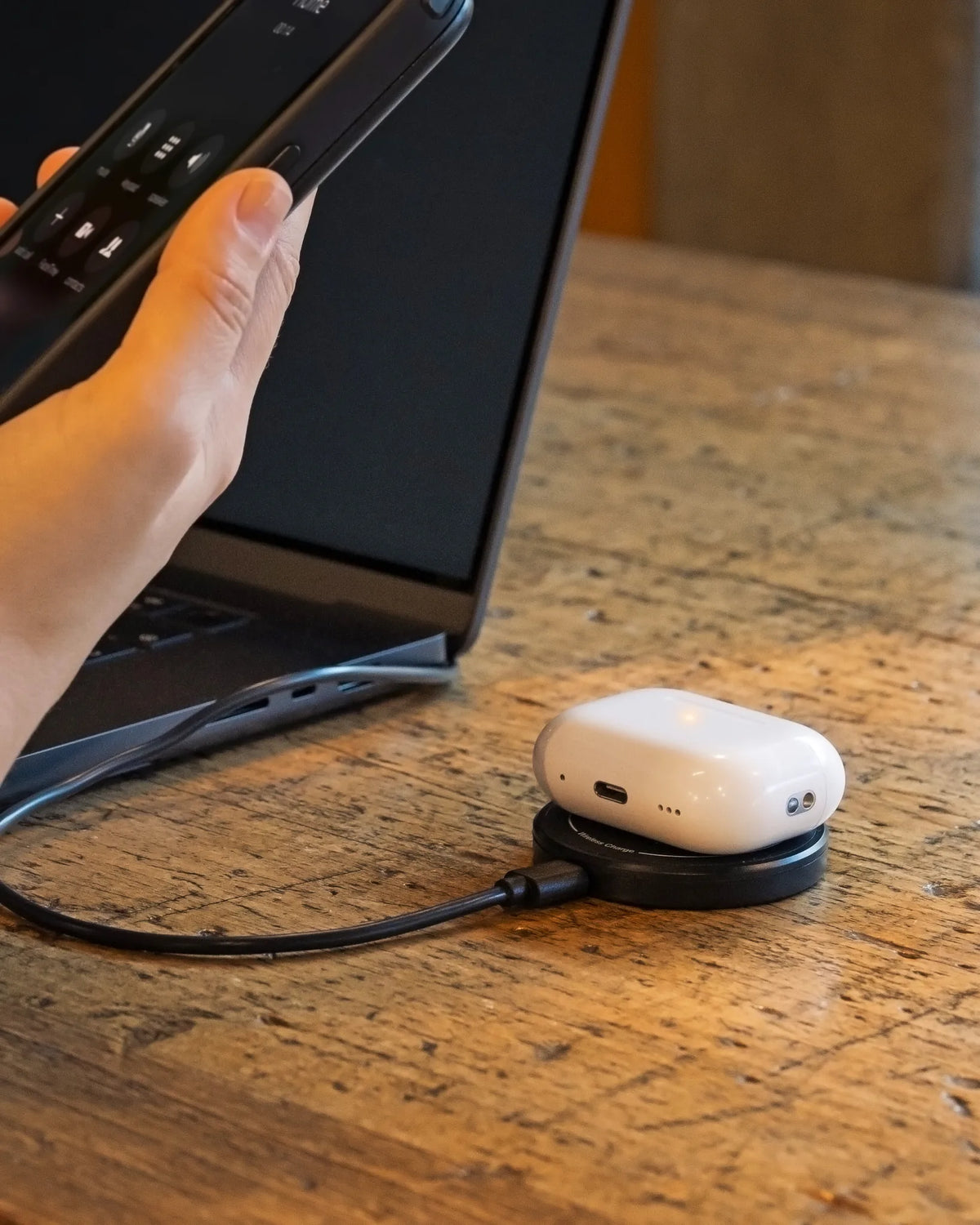 Mag, caricatore wireless magnetico 3 in 1 montato sul veicolo