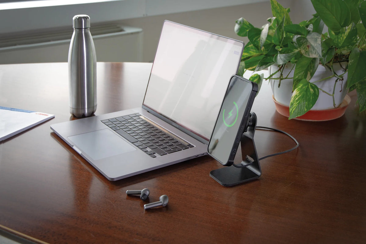 Mag Wireless Stand, Porta telefono magnetico da montato sul veicolo