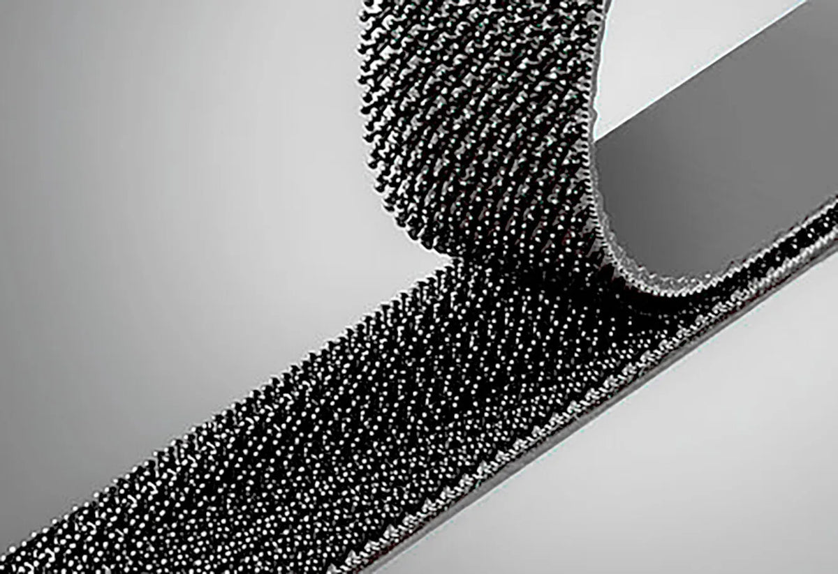 Nastro adesivo Duotec auto-accoppiante - 25x1000 mm su fondo bianco, vista 3