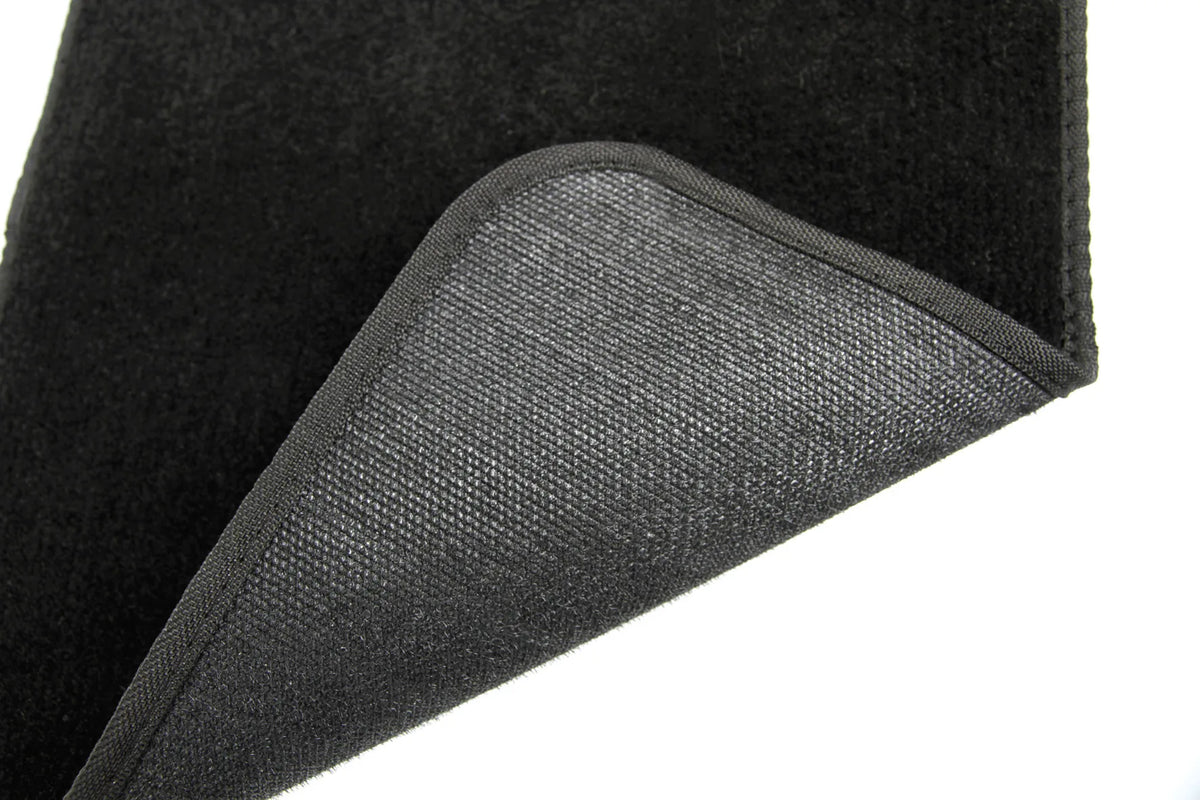 No-Slip, tappetino battitacco in moquette - S su fondo bianco