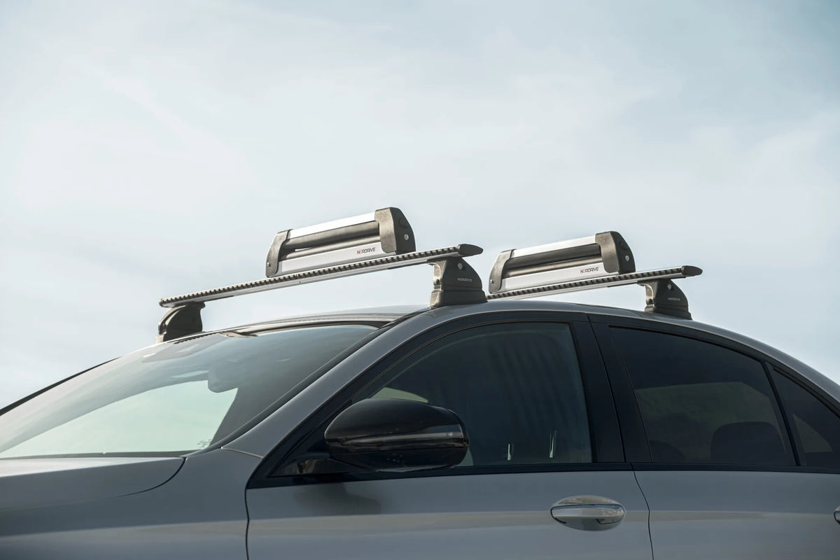 Nordic-King EVO aluminium NK-40, portasci per barre da tetto montato sul veicolo