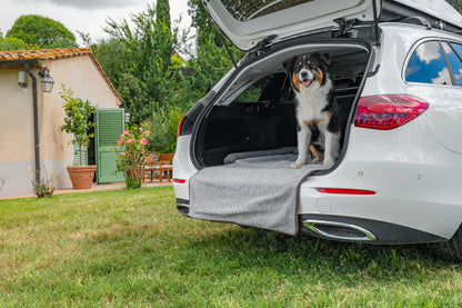 Pet Mat 3 in 1, lettino, tappeto baule e protezione paraurti montato sul veicolo