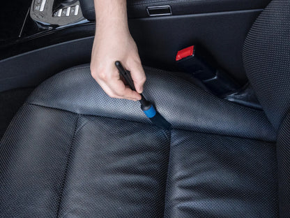 Pro Detail Kit 5 pennelli professionali per detailing auto montato sul veicolo, vista 2