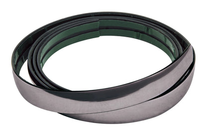 Profilo adesivo cromato nero - 4 m - 39 mm su fondo bianco