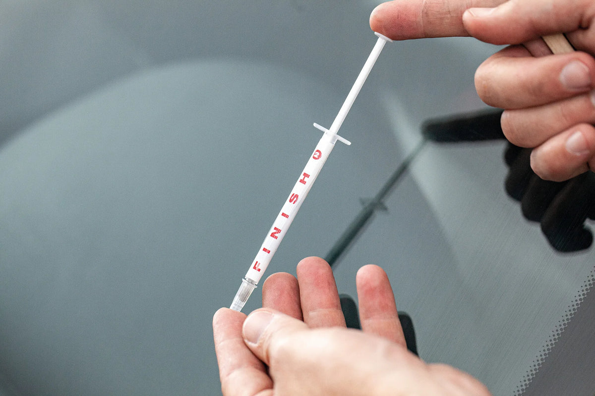 Quixx, kit rimuovi graffi per superfici in vetro montato sul veicolo, vista 10