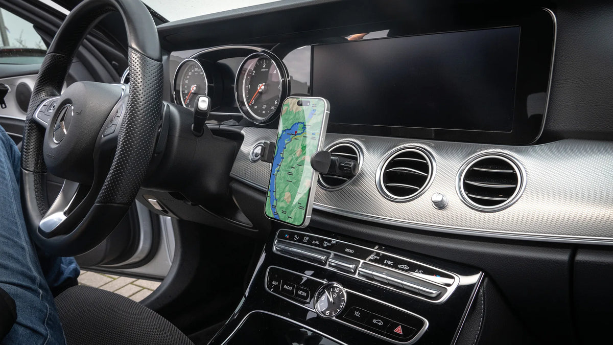 Snap Vent Pro, porta telefono per bocchette aerazione montato sul veicolo