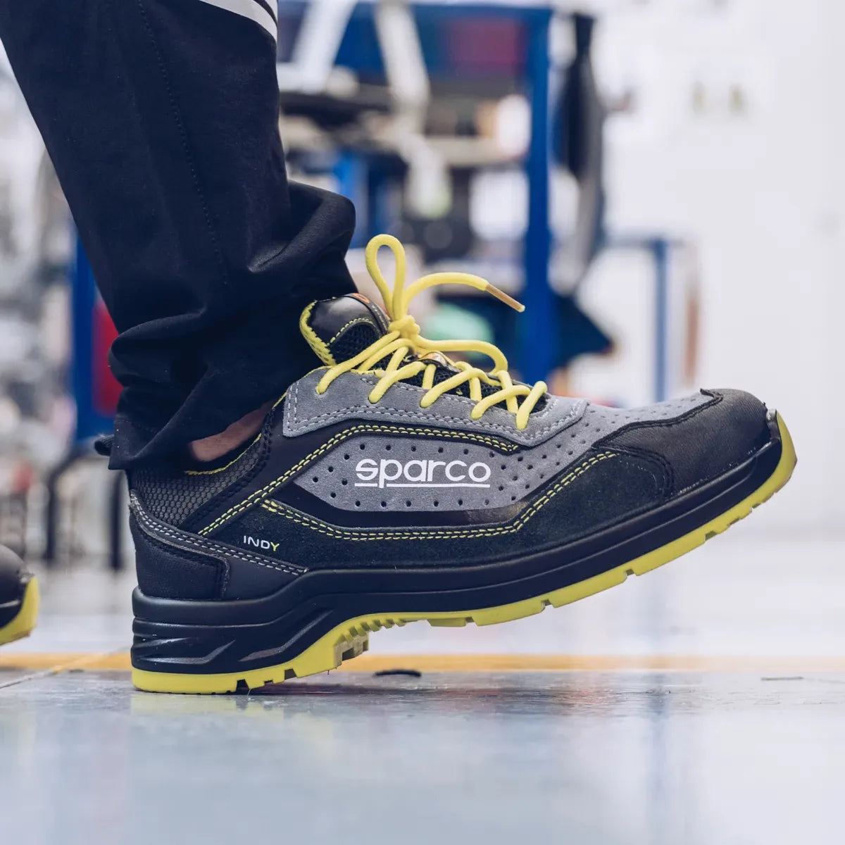 Scarpe antinfortunistiche basse Sparco Indy ESD S1PS SR FO LG in pelle scamosciata Grigio Scuro / Giallo Fluo – vista 3