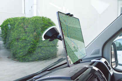 Super Grip, porta telefono e tablet con ventosa adesiva montato sul veicolo