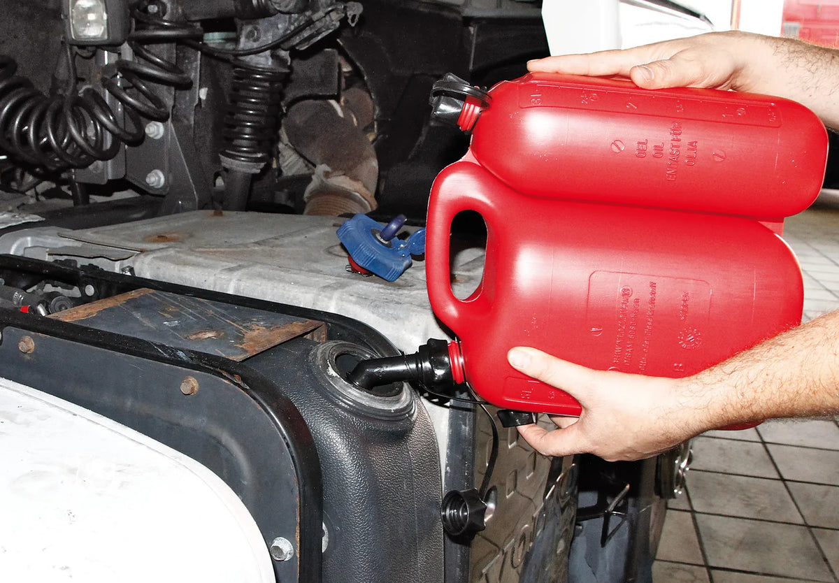 Tanica carburante a 2 comparti - 5,5+3 L montato sul veicolo, vista 4