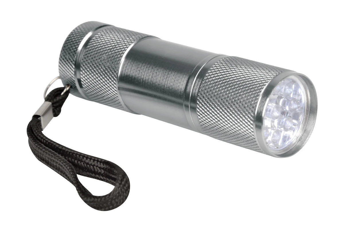 Touring, torcia a 9 Led, 1200 Mcd — antiurto, in alluminio anodizzato. Basso assorbimento di corrente