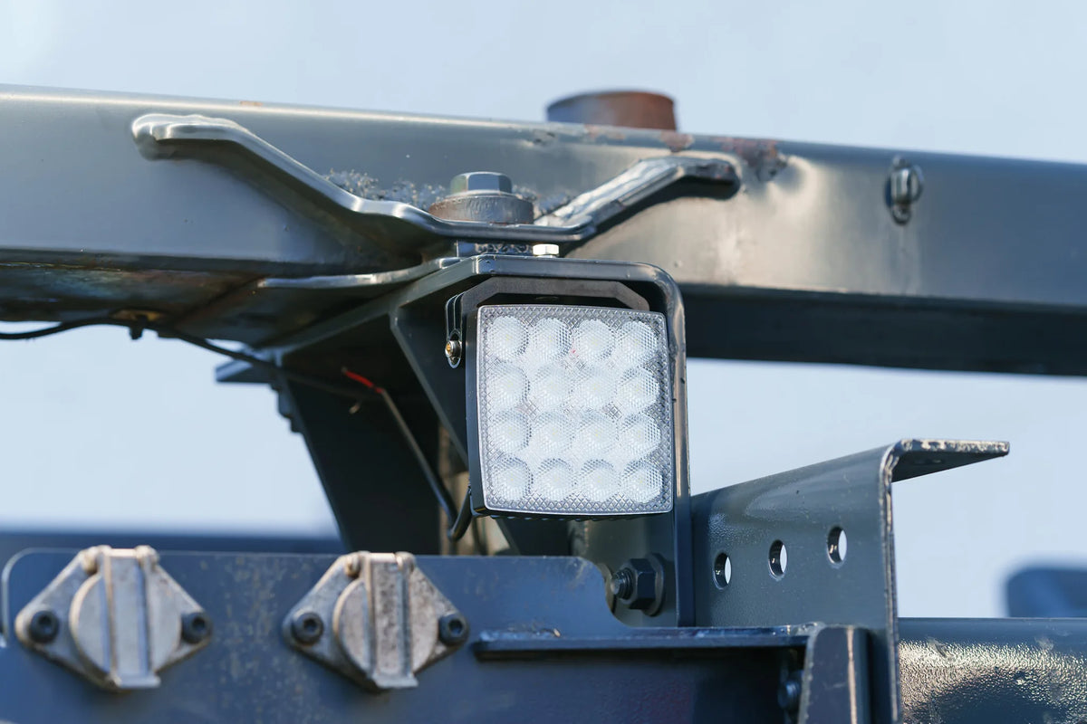 WL-26, faro ausiliario a 16 Led - 12/24V montato sul veicolo, vista 4
