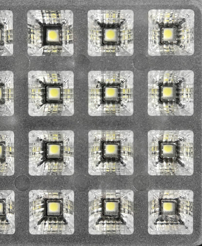 WL-28, faro ausiliario a 16 Led - 12/24V su fondo bianco, vista 3