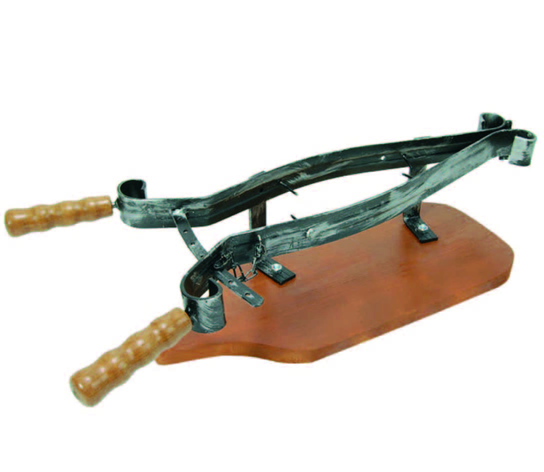 Porta prosciutto a cerniera in ferro con base in legno - cm.19x62x17h.